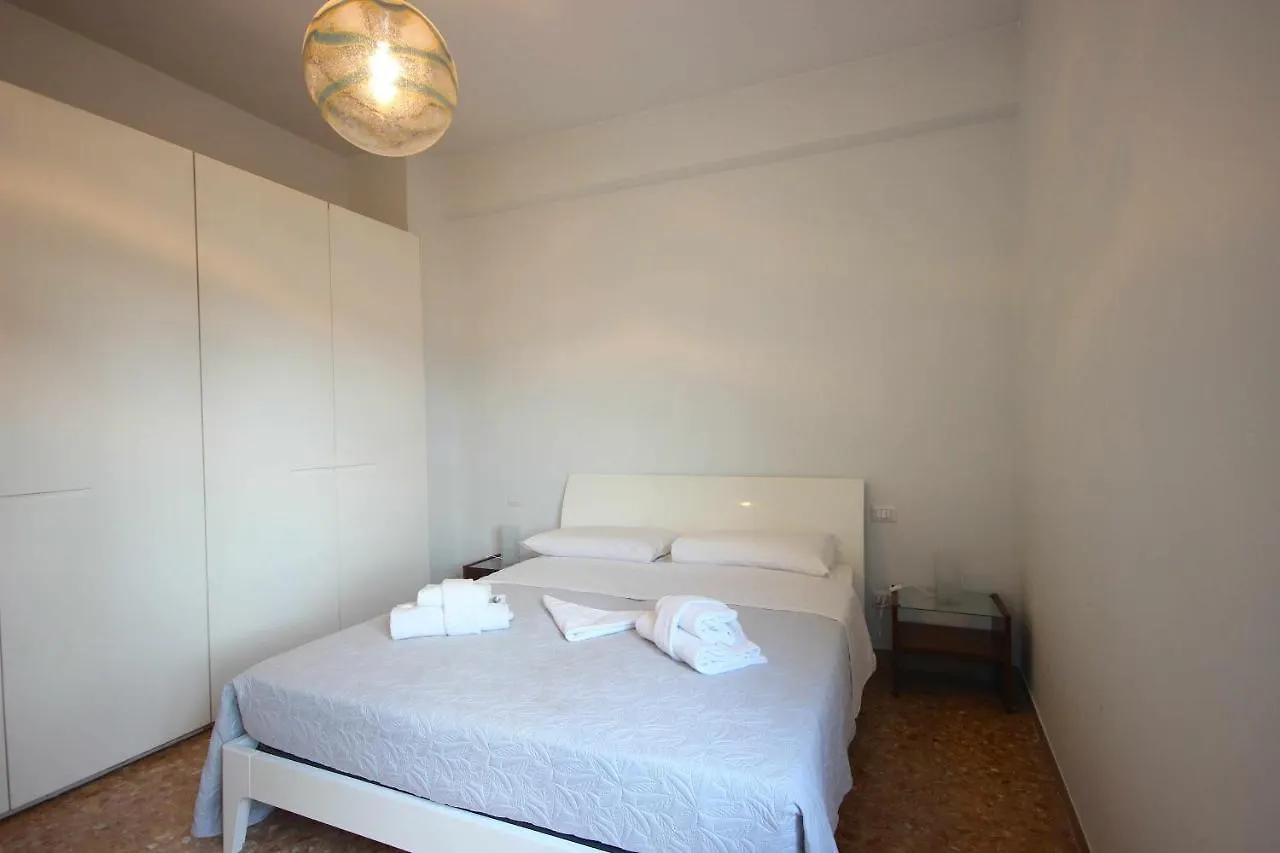 Case Vr Holiday Residenza 2 Di Picche Verona 0*,  Italy