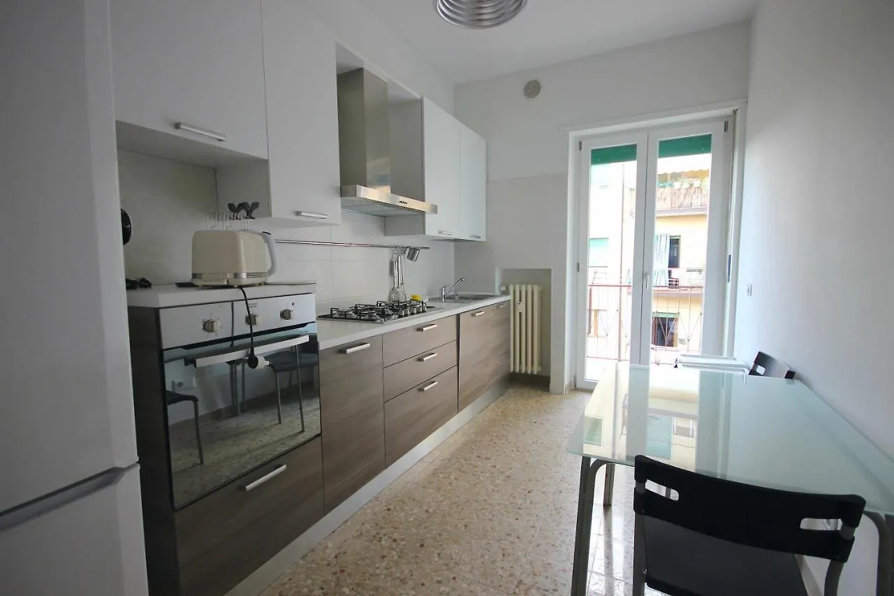 Apartment Case Vr Holiday Residenza 2 Di Picche Verona