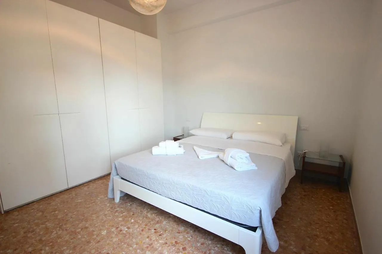 Apartment Case Vr Holiday Residenza 2 Di Picche Verona