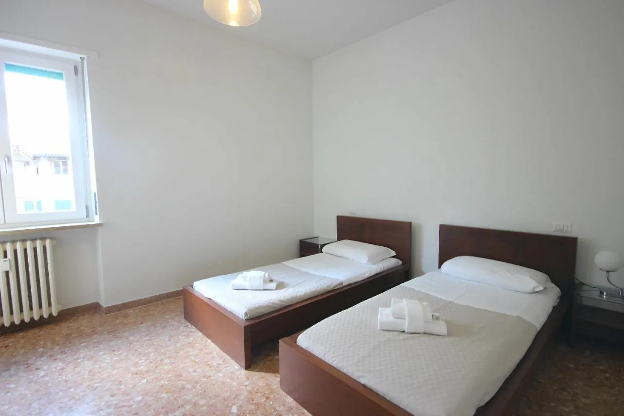 Case Vr Holiday Residenza 2 Di Picche Verona 0*,  Italy
